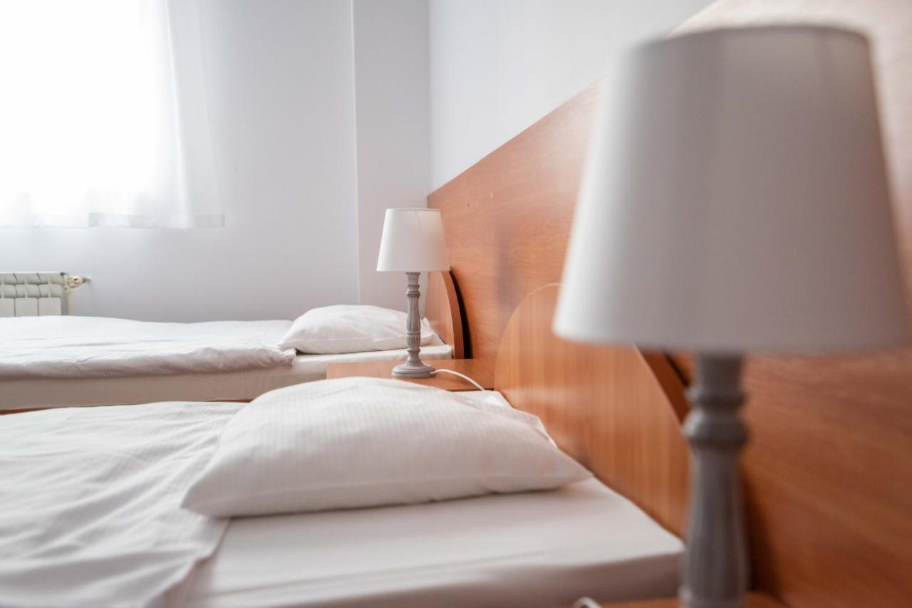 מילץ' Hotel Reg Benz מראה חיצוני תמונה