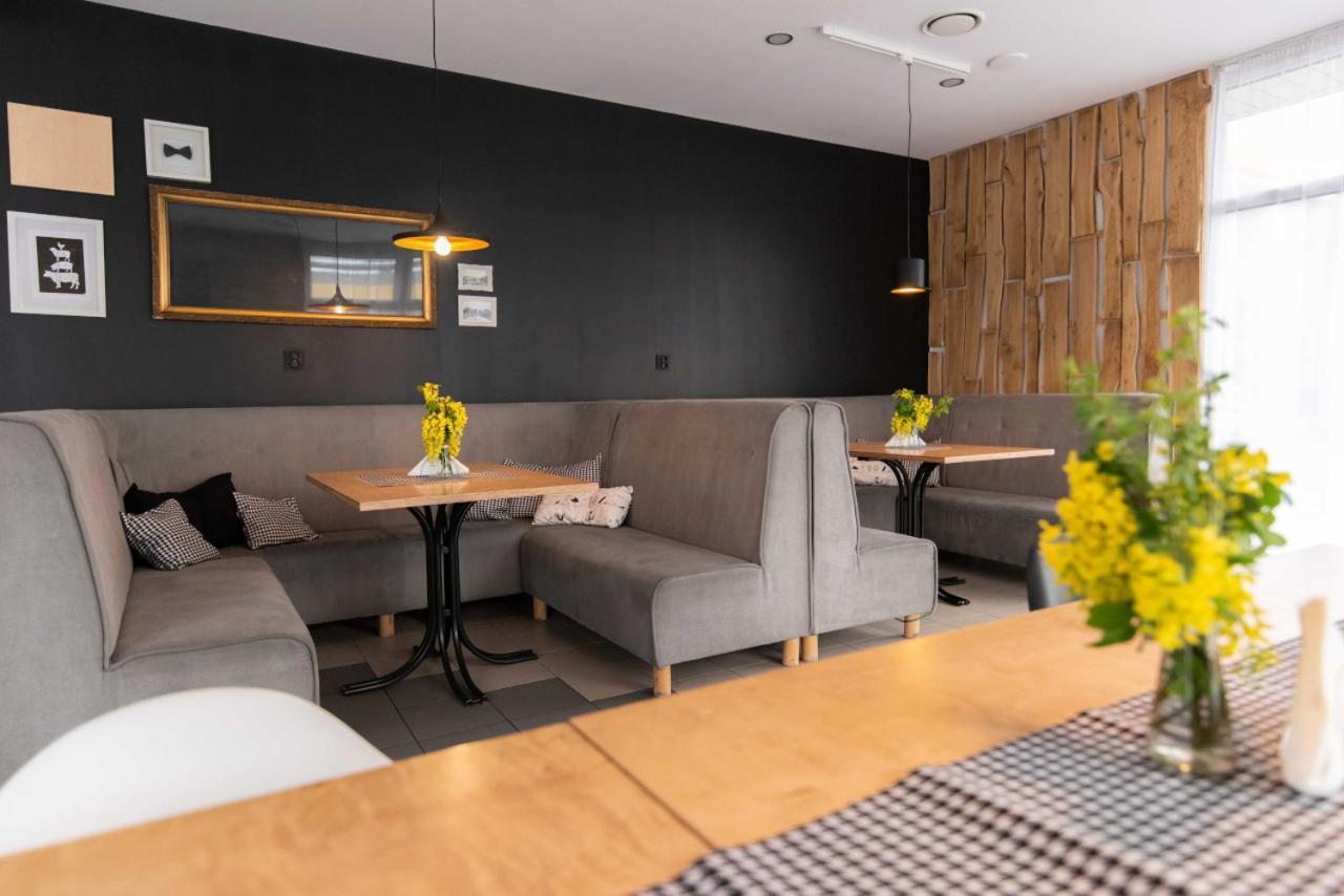 מילץ' Hotel Reg Benz מראה חיצוני תמונה